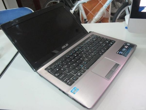 Asus K43E-VX464 i5 2430M/3G/500G Nvidia GT520M