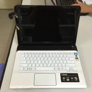 Sony Vaio SVE-1411CFX/W i5 2450M/4G/500G