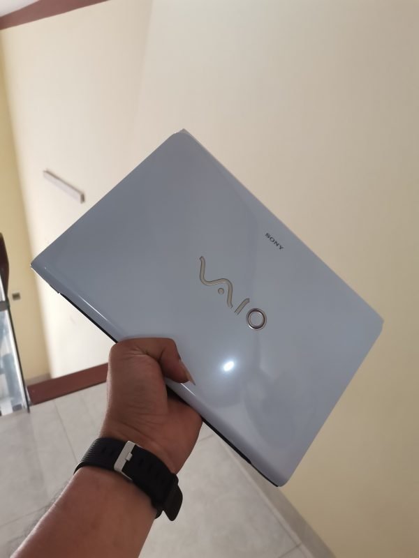 Laptop Sony Mini SVE11 E2-2000/4G/500G Màn 11.6 inch - New 95% - Ảnh 2