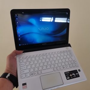 Laptop Sony Mini SVE11 E2-2000/4G/500G Màn 11.6 inch - New 95%
