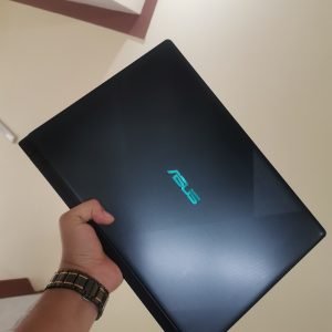 Alternative view of Asus Gaming Rog F560UD i5 8250U/8GB/SSD 120/ GTX1050