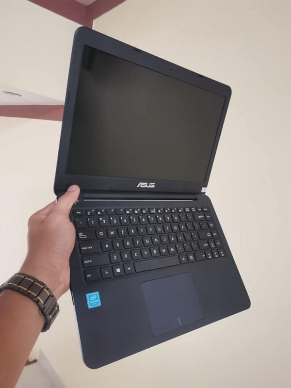 Asus N402SA N4200/4G/HDD 500Gb