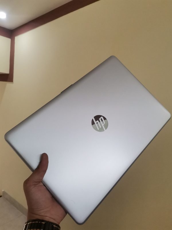 HP 15-bs555tu i3 6006U/4G/SSD 128G
